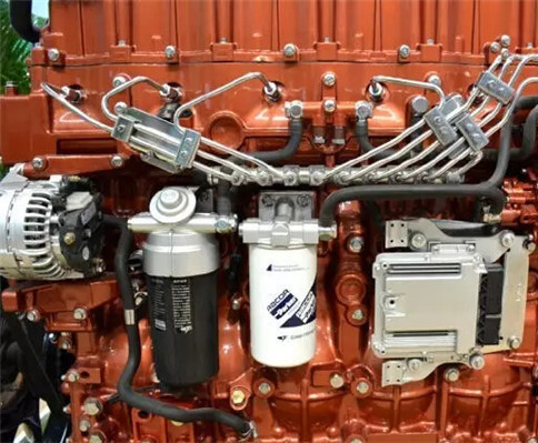 High Torque Output 580HP Yuchai Diesel Engine 12.95L Displacement